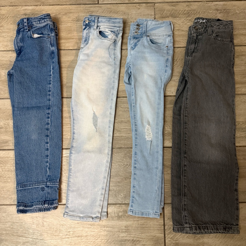 Girl bundle of 4 jeans